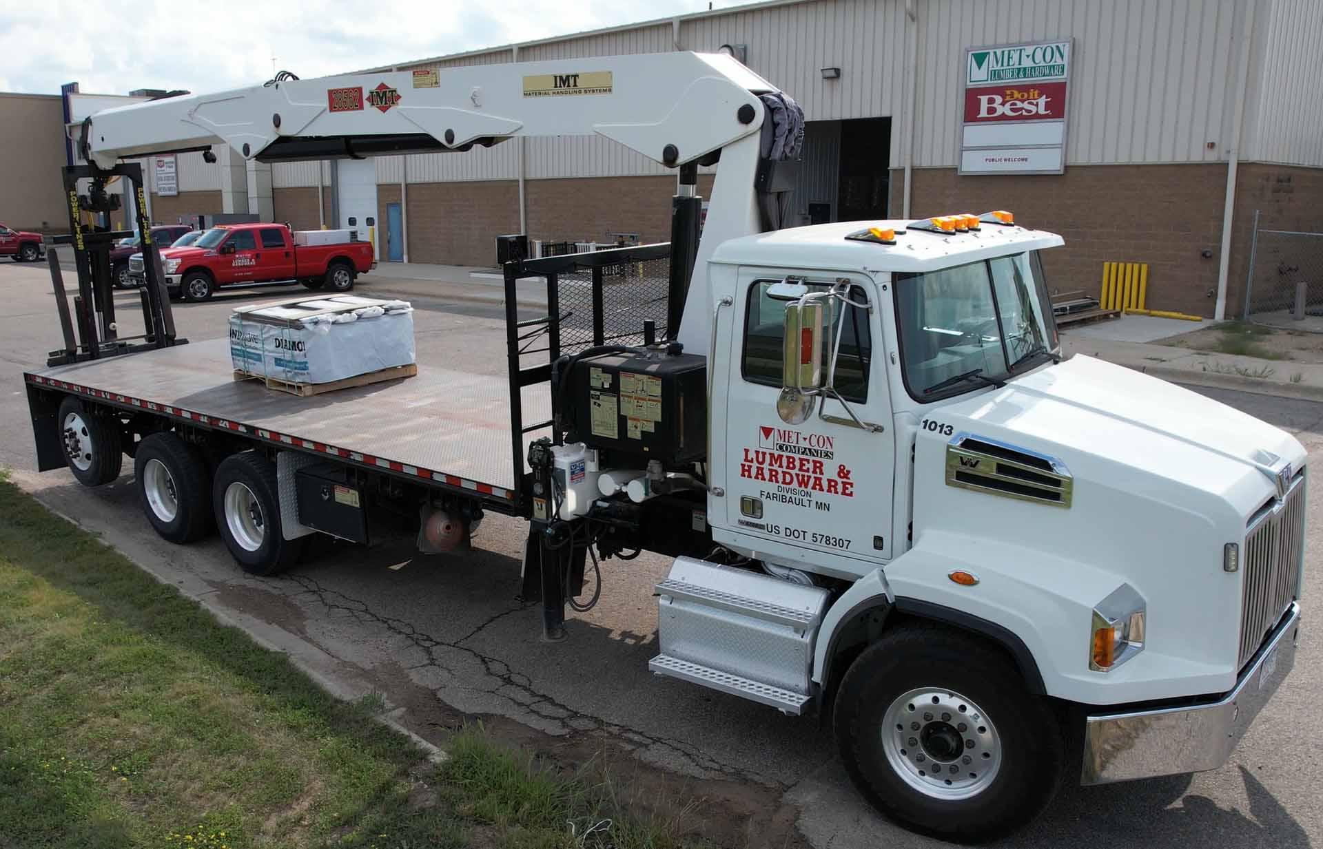 Met-Con Lumber Truck with lift