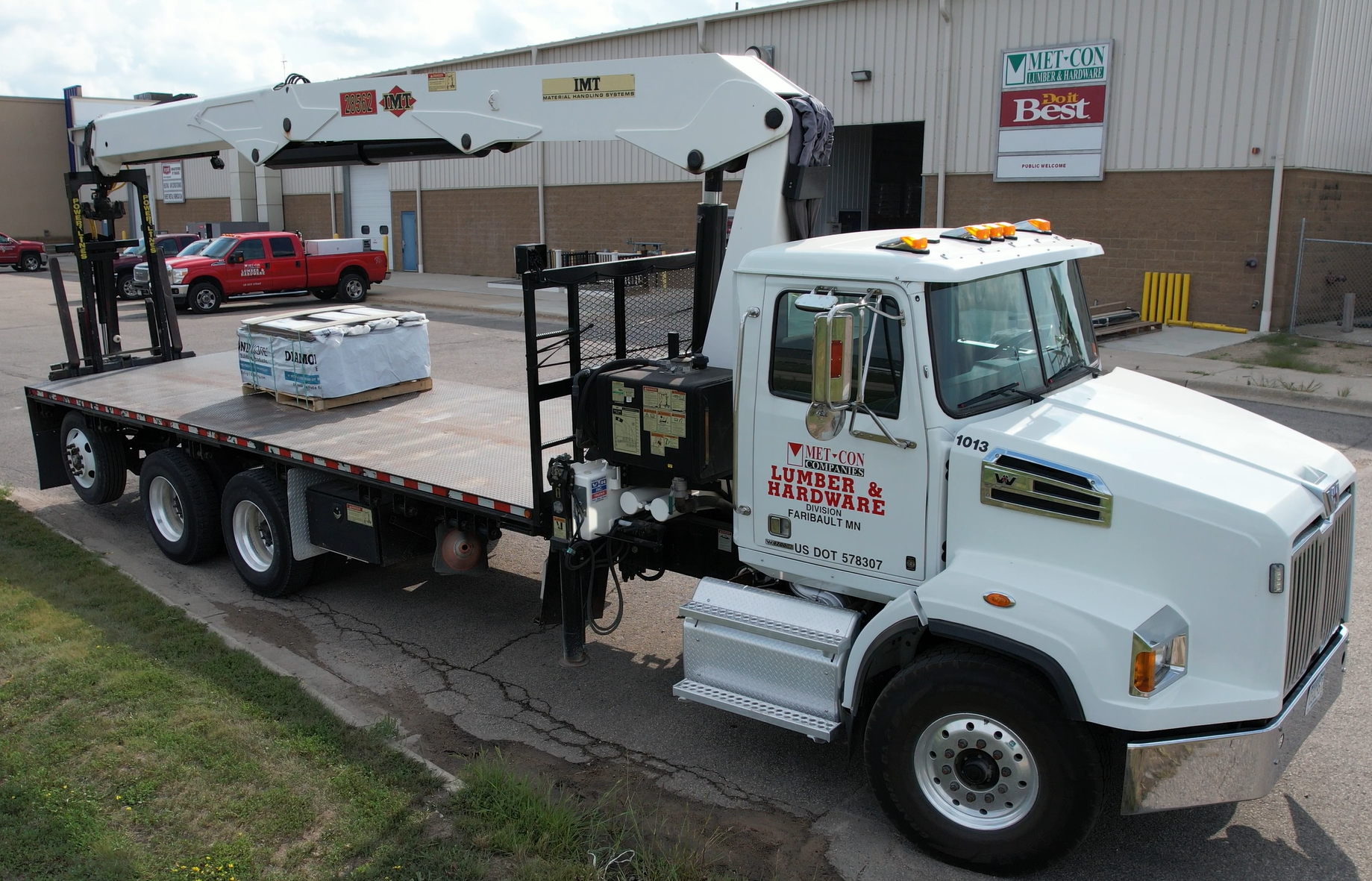 delivery truck lumber